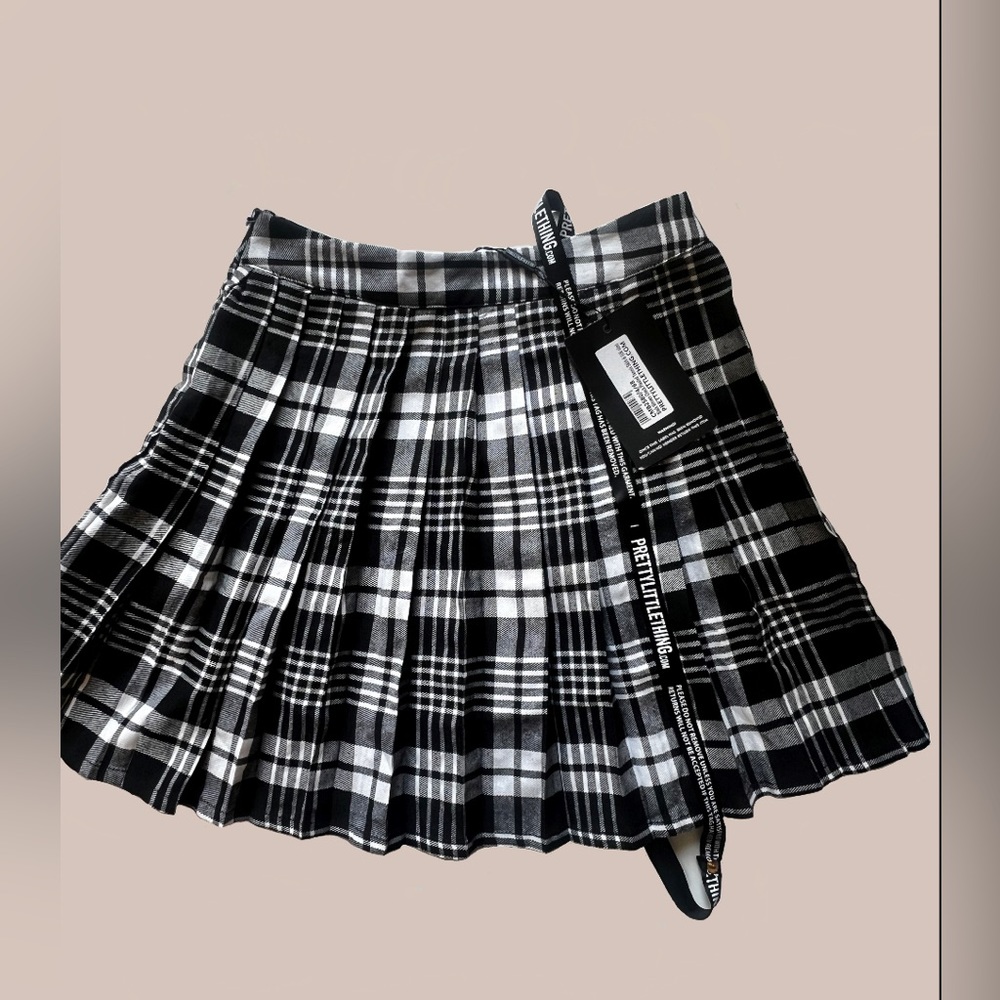 NWT pleated school girl mini skirt